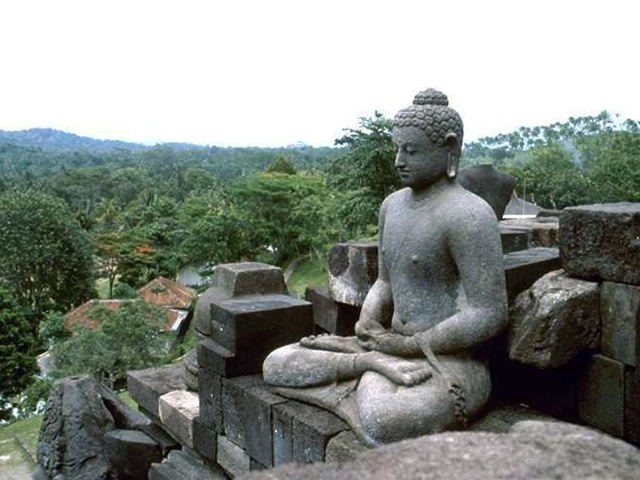 [borobudur1[3].jpg]